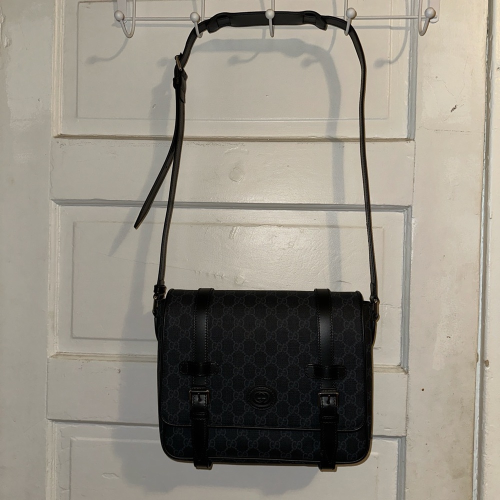 Gucci GG messenger